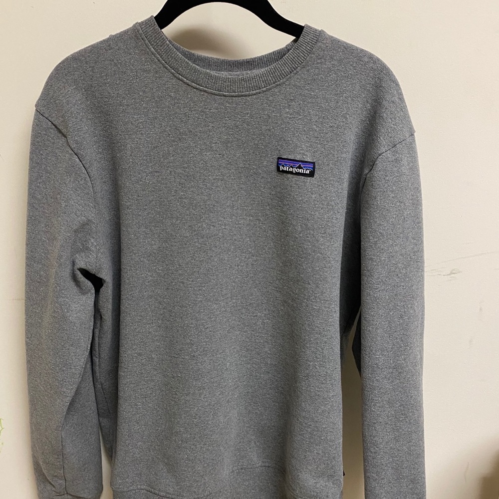 Gray Patagonia pullover - great condition